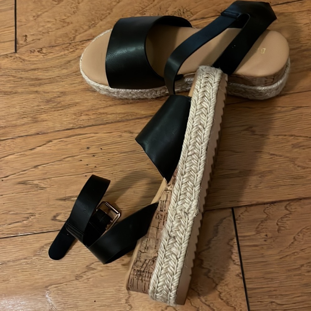 Black espadrilles platform sandals